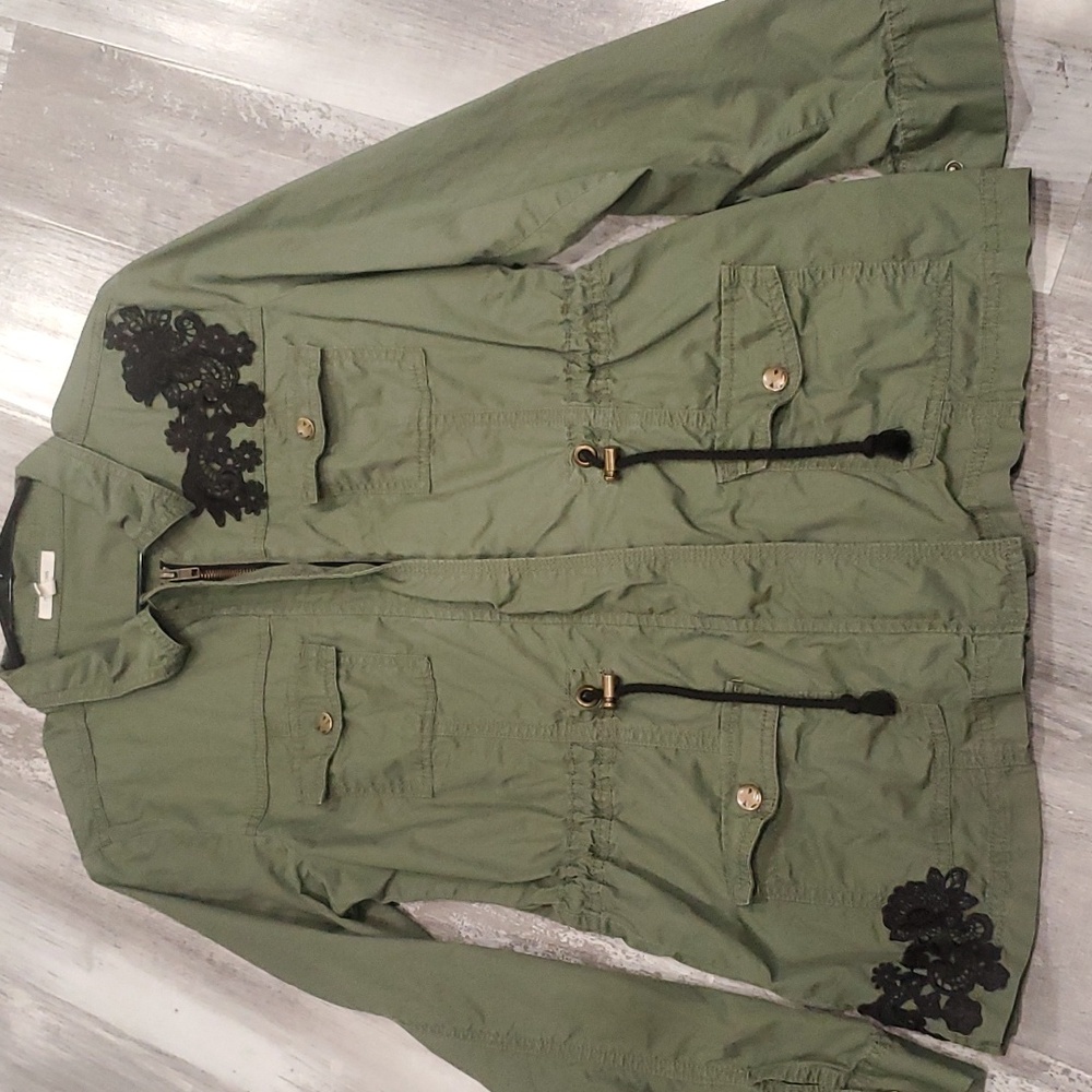 Women's light weight medium jacket